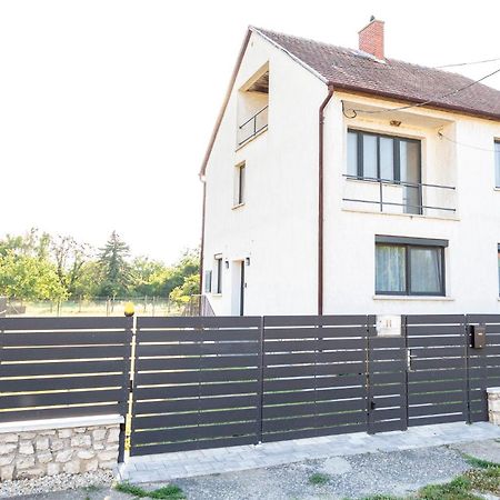 Horvath Apartman Fertőd Eksteriør billede